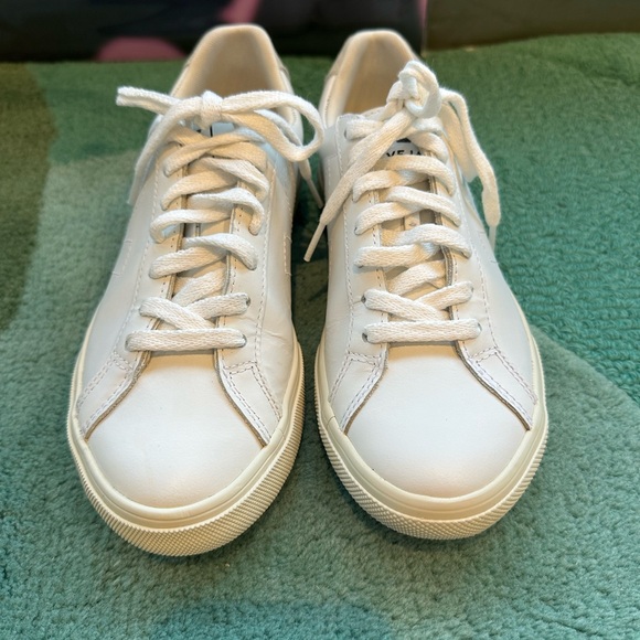 Veja EXCELLENT Esplar bright white leather stitched logo low top sneaker -5 - Picture 6 of 16